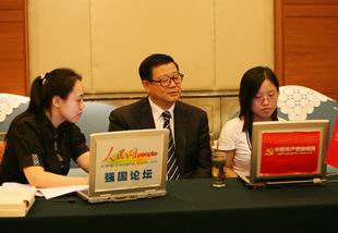 金亞偉高級速錄師為中央領(lǐng)導(dǎo)做現(xiàn)場速錄