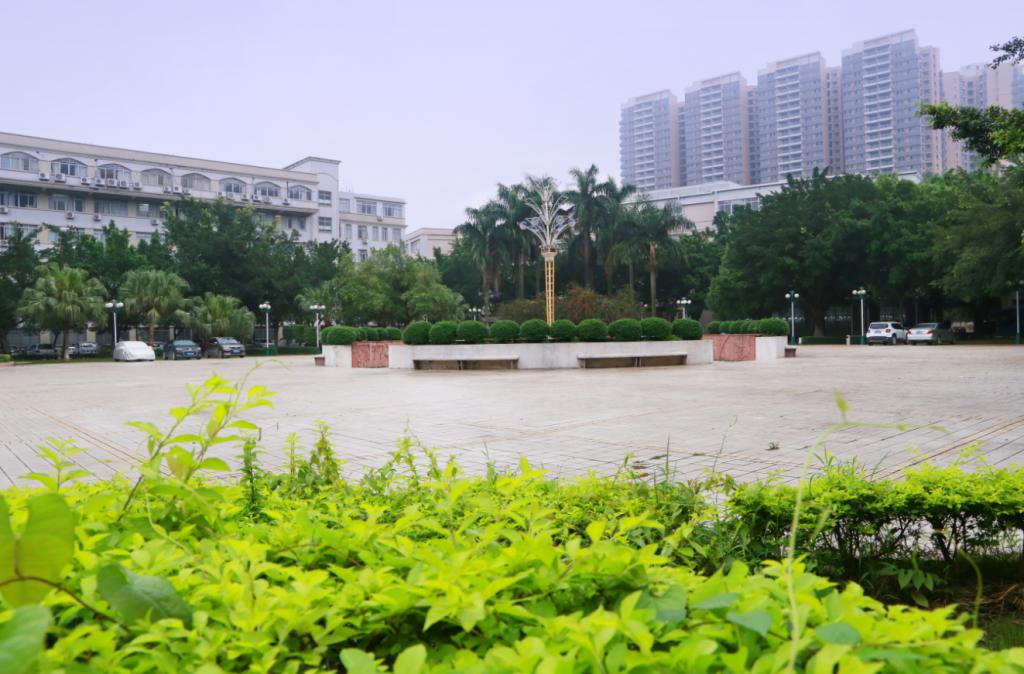 广州工商学院花都校区 文化广场