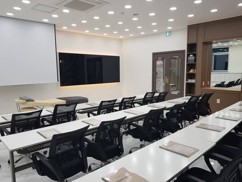 上海AYAKO东京国际美业商学院-教室环境