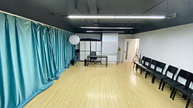 上海群星艺考国际艺术培训学校校园环境-播音教室