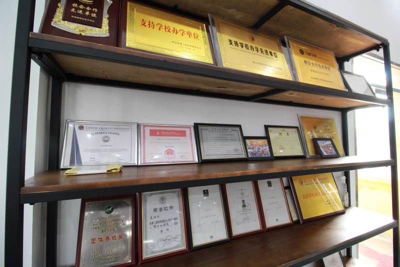 学校荣誉展示台