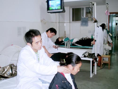 学生在三甲中医医院康复科实习