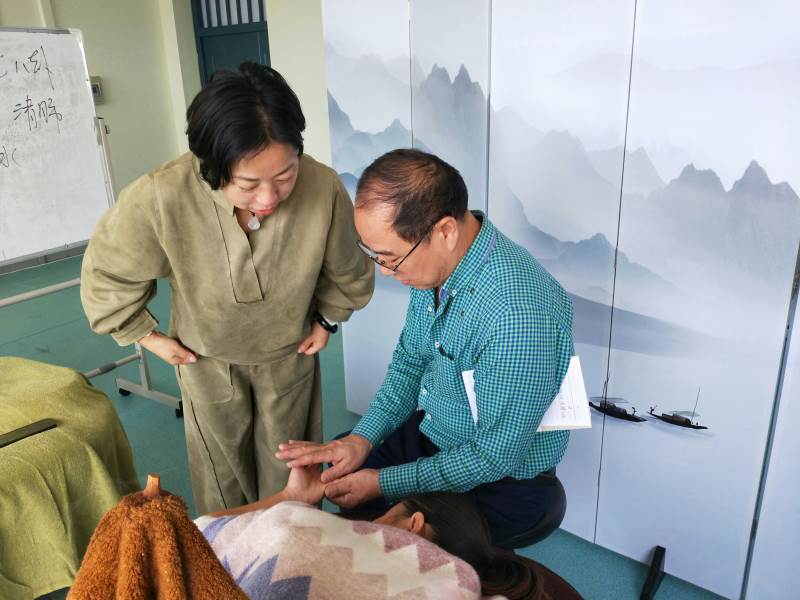 小兒推拿課程教學(xué)現(xiàn)場