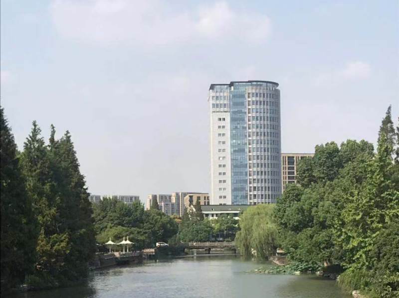 學校大樓外觀