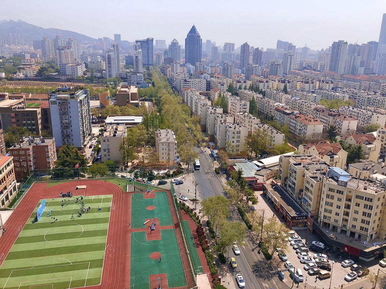 學校外景