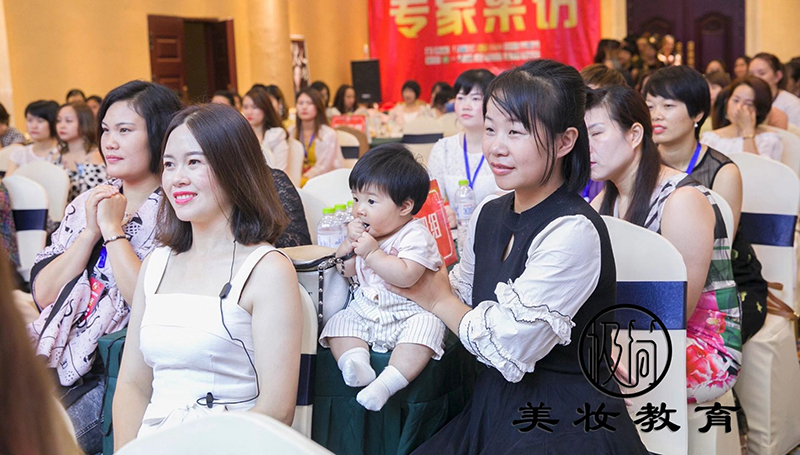 課堂現(xiàn)場(chǎng)