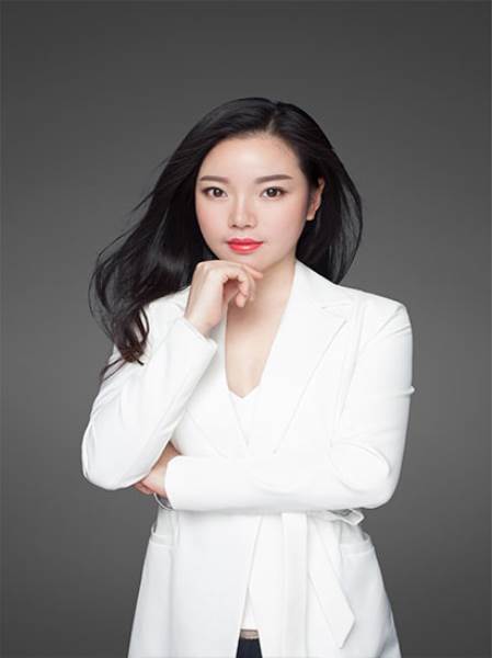 王泳-国 家一级化妆讲师