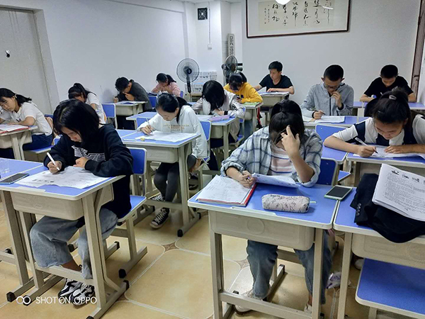 學(xué)習(xí)現(xiàn)場(chǎng)