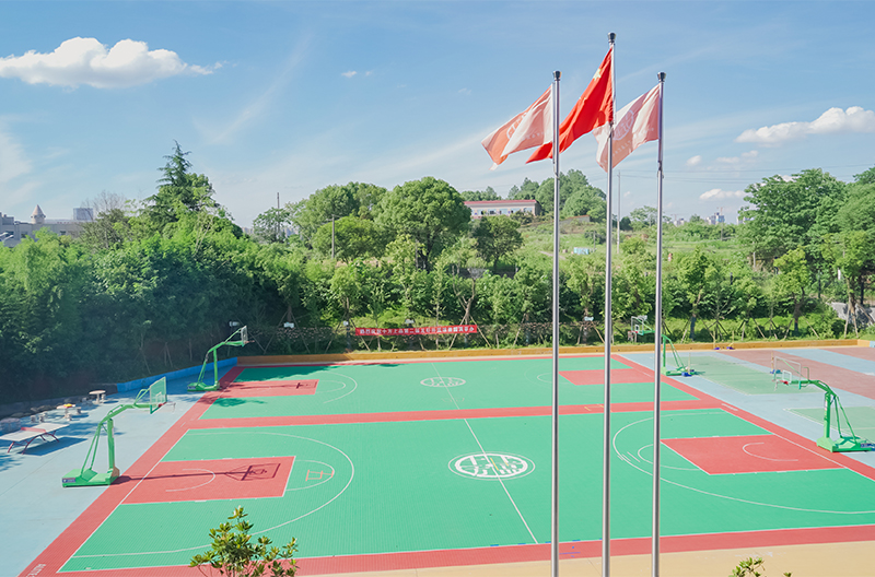 學(xué)校操場