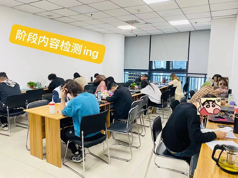 階段考試現(xiàn)場(chǎng)