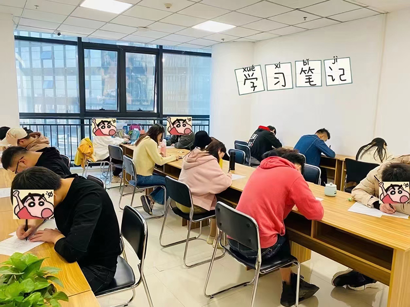 考試場(chǎng)景