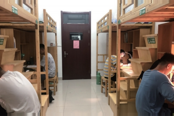 宿舍学校